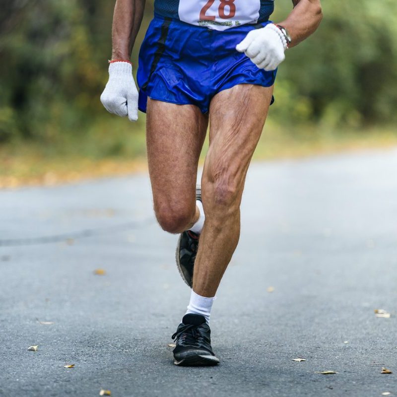 Salud del pie en gente mayor deportista